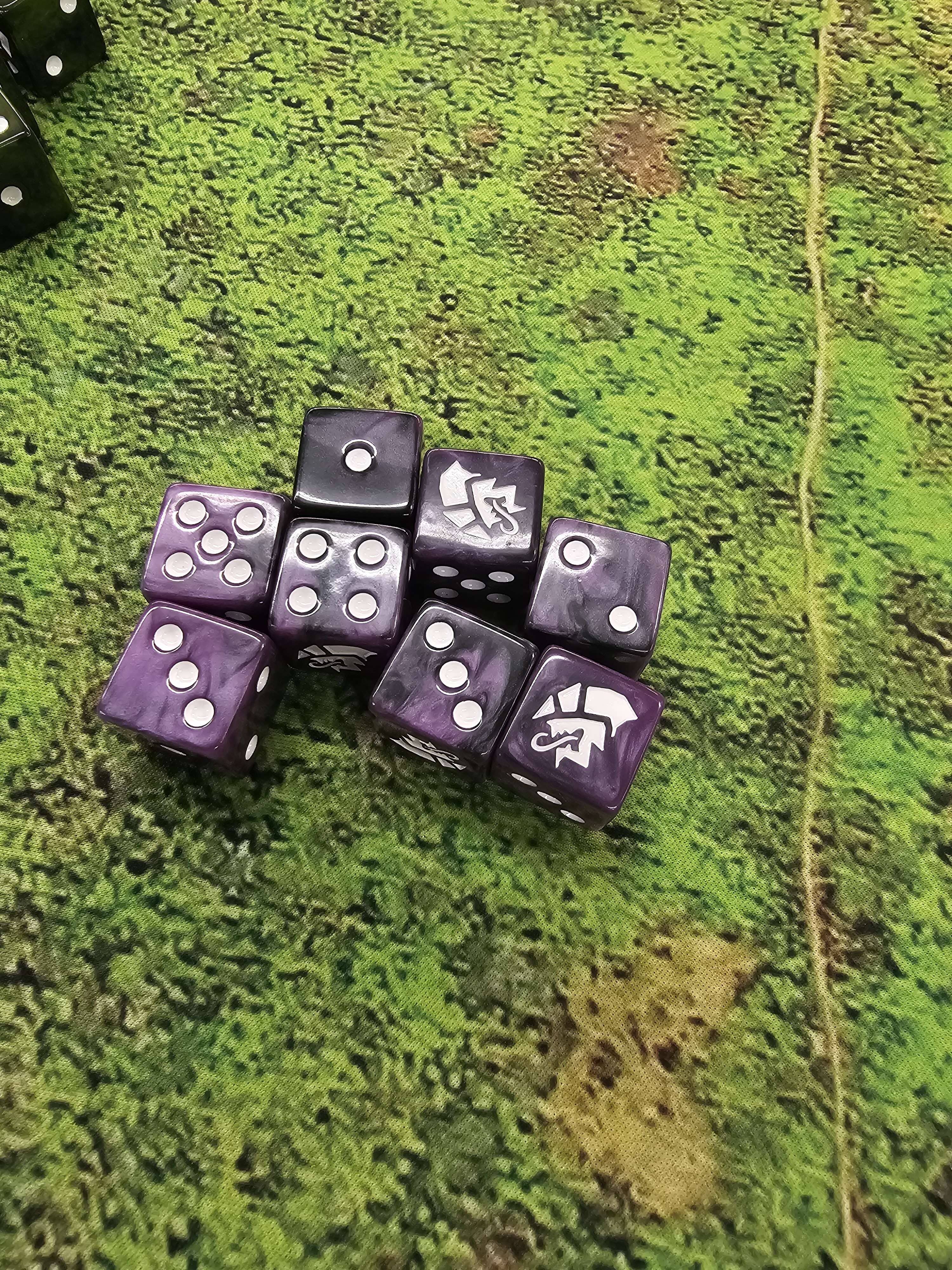 Amethyst Reptilian (16MM) - 25CT Dice Red Dragon  | Multizone: Comics And Games